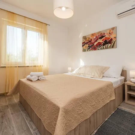 Hollyday Rina Free Parking And Garage Вилла *