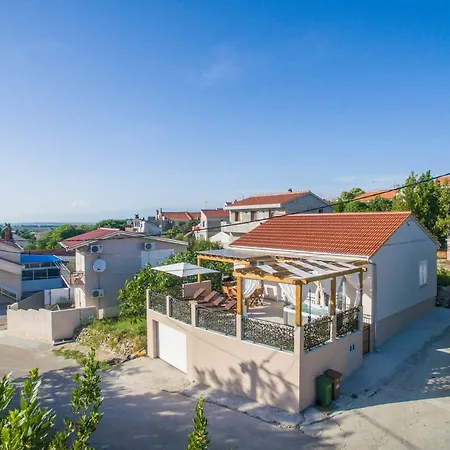 Hollyday Rina Free Parking And Garage Вилла Задар